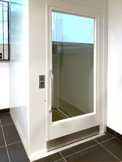 Motala-platformlift-zonder-cabine-SRA-Liften